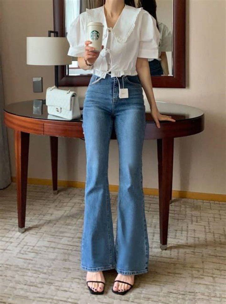 Are flare jeans in for 2022?