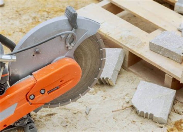 Can you cut concrete with a hand saw?