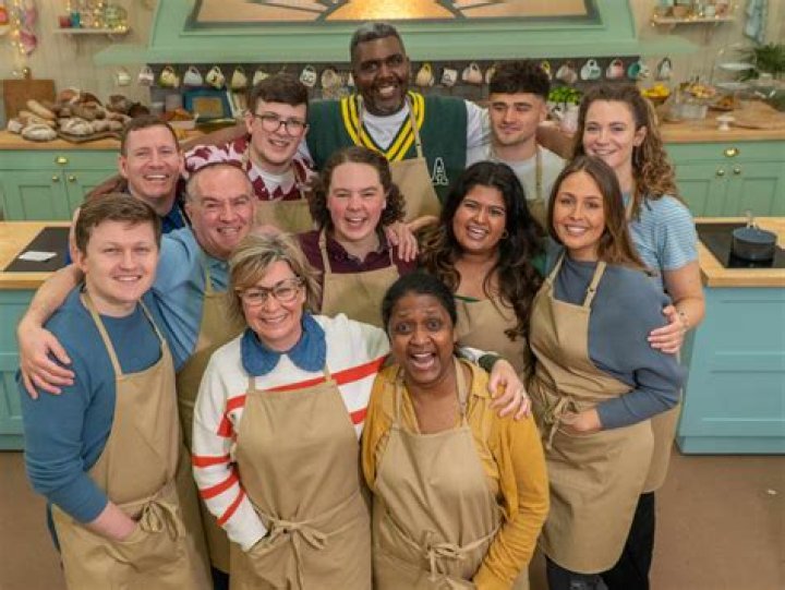 Do Great British bakers get paid?