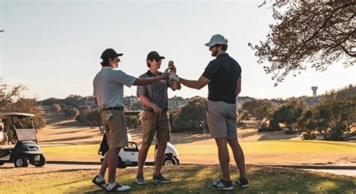Do pro golfers drink alcohol while playing?