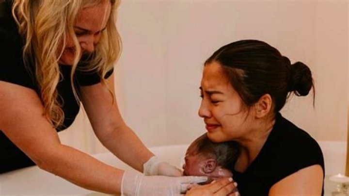 How can I give birth naturally?