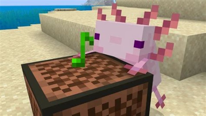 How do you heal an axolotl in Minecraft?