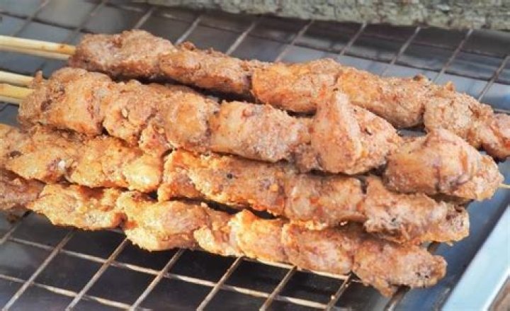 How does crocodile meat taste?