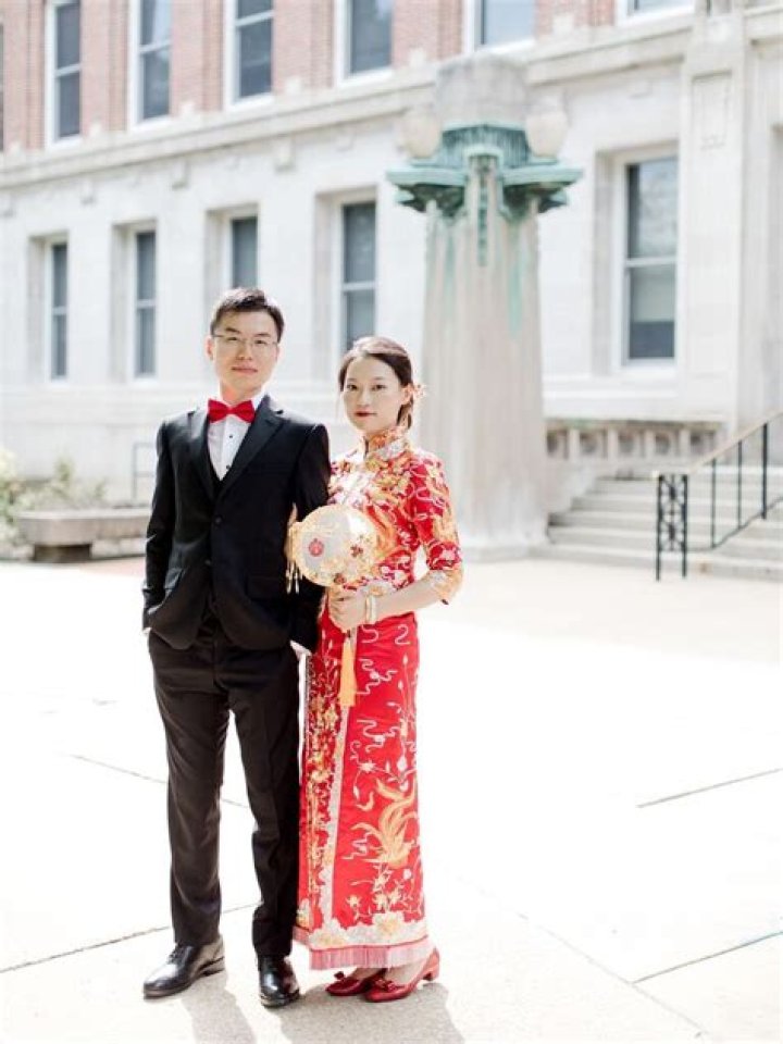 Is it rude to wear red to a Chinese wedding?