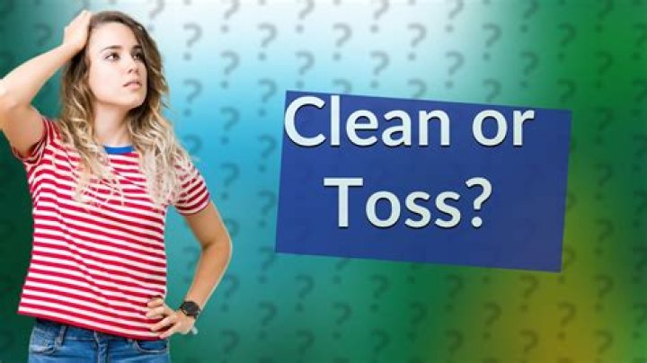 Should you throw away clothes with mold?