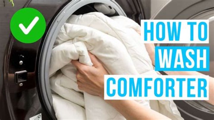What do I wash my comforter with?