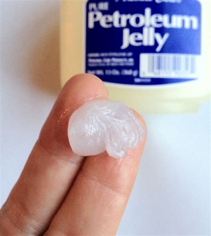 What does petroleum jelly do to your face?