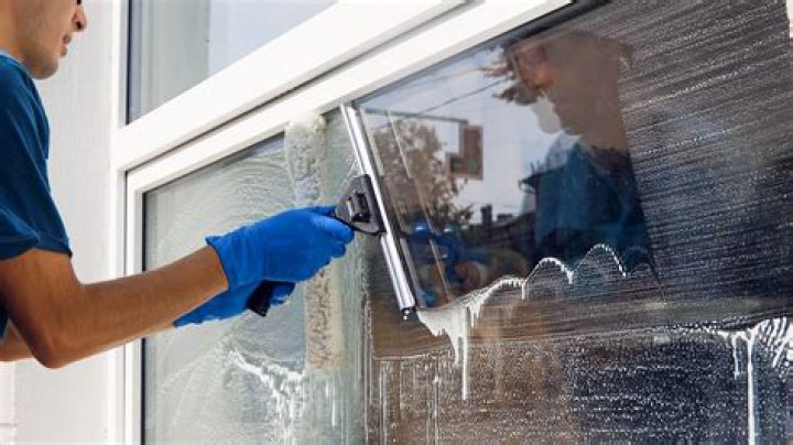 What is the best thing to clean glass windows with?
